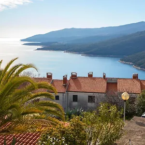 https://apartments-emilia.in-istria.net